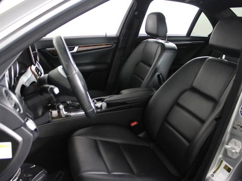 Used 2014 Mercedes-Benz C 250 Sedan image 19