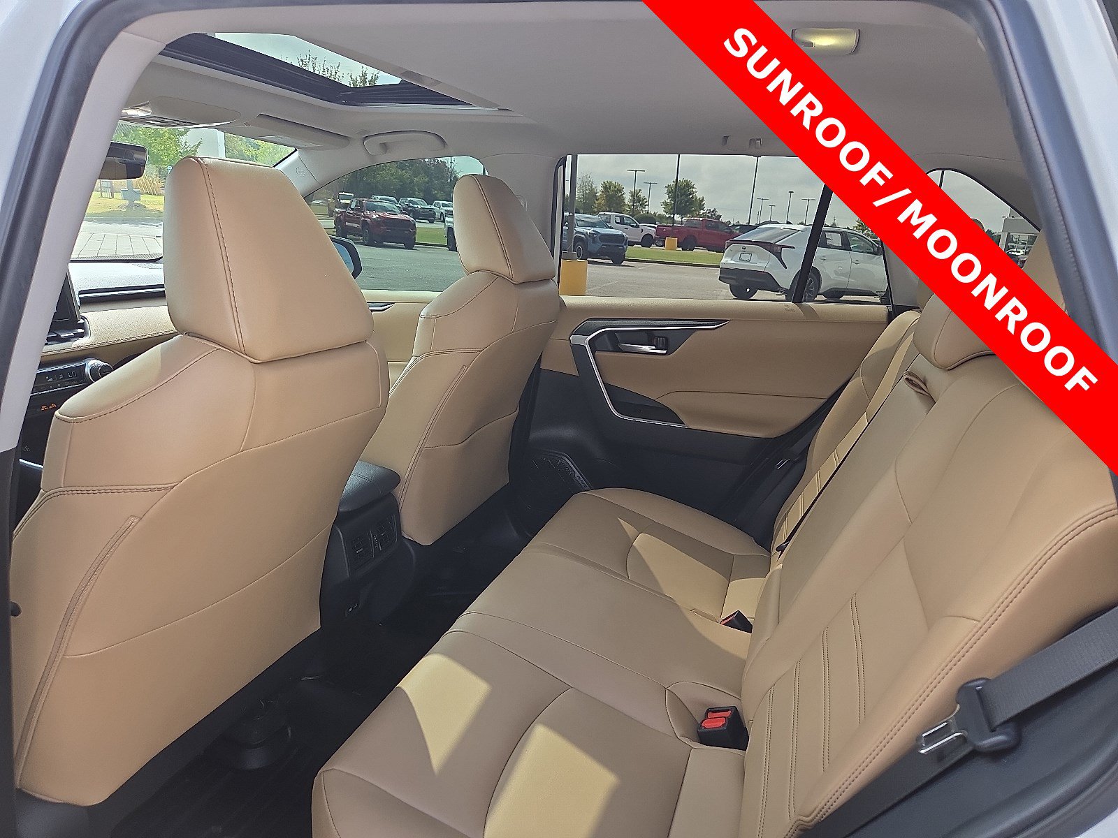 Used 2023 Toyota RAV4 XLE Premium FWD image 10