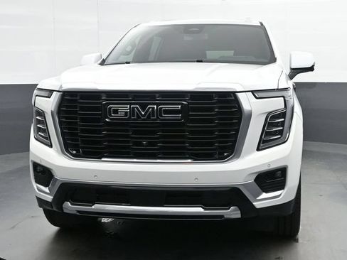 Used 2025 GMC Yukon XL Denali AWD/4WD image 3