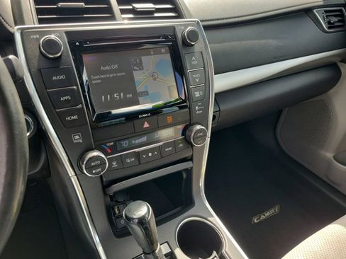 Used 2017 Toyota Camry XSE image 18