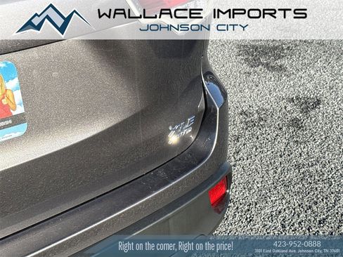 Used 2016 Toyota Highlander XLE image 11