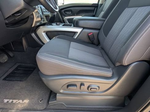 Used 2021 Nissan Titan SV w/ SV Convenience Package AWD/4WD image 16