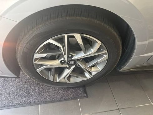 Used 2023 Hyundai Sonata SEL w/ Cargo Package FWD image 2