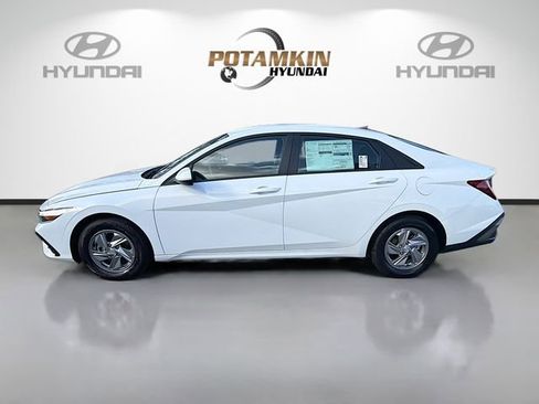 New 2026 Hyundai Elantra SE FWD image 8