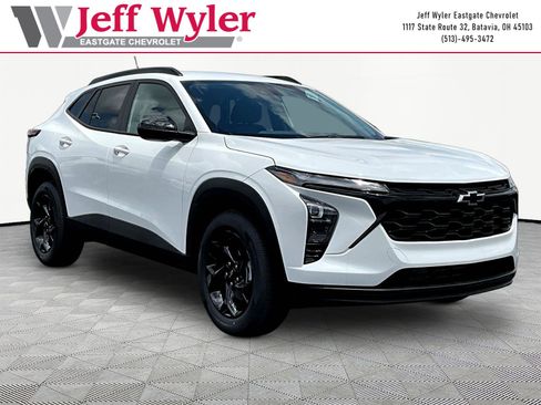 New 2026 Chevrolet Trax LT w/ Driver Confidence Package FWD image 3