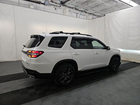 Used 2024 Honda Pilot Elite image 2