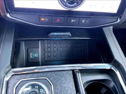 Used 2024 Ford Expedition Limited AWD/4WD image 16