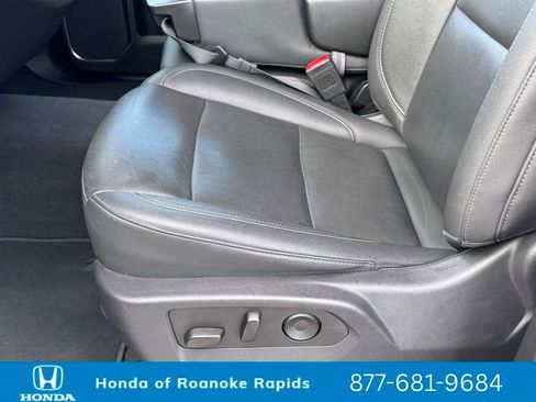 Used 2025 GMC Sierra 1500 SLT image 22