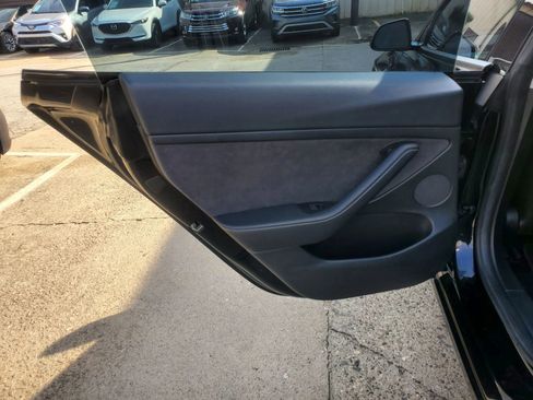 Used 2022 Tesla Model 3 Standard Range image 18