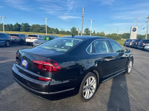 Used 2017 Volkswagen Passat 1.8T SE FWD image 7
