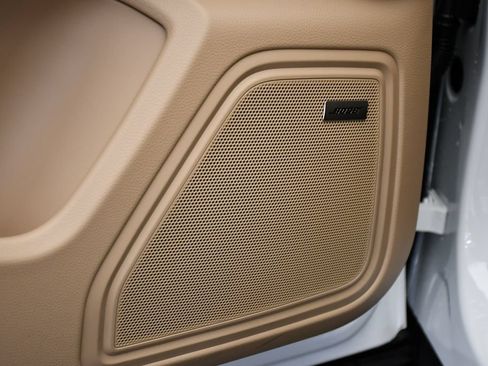 Certified 2026 Porsche Macan AWD/4WD image 38