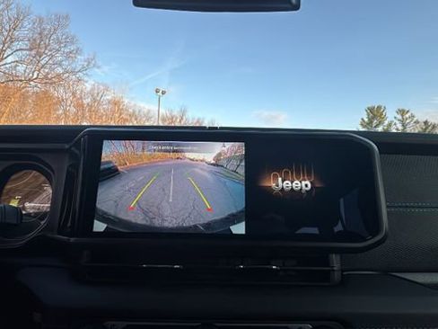 Used 2025 Jeep Wrangler Unlimited Rubicon 4xe w/ Convenience Group image 21