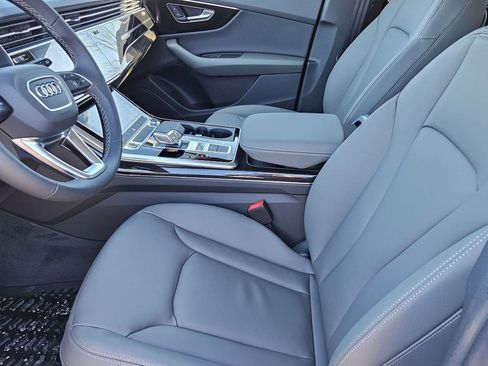 New 2025 Audi Q8 Premium image 12