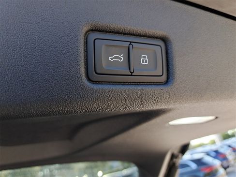 New 2025 Audi Q5 Premium Plus image 32