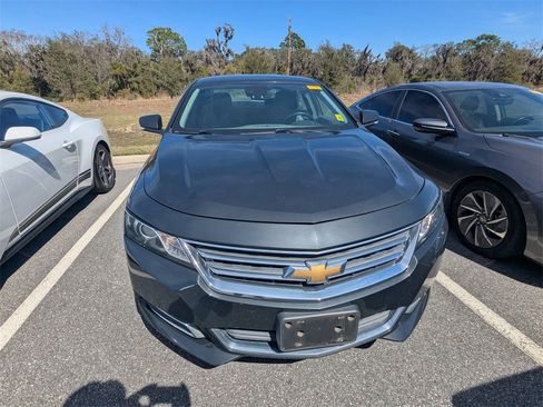 Used 2015 Chevrolet Impala LT w/ Convenience Package image 2