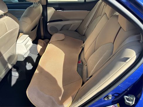 Used 2018 Toyota Camry LE image 12