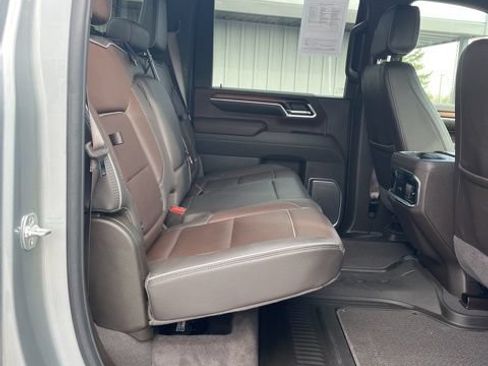 Used 2025 GMC Sierra 3500 Denali AWD/4WD image 31