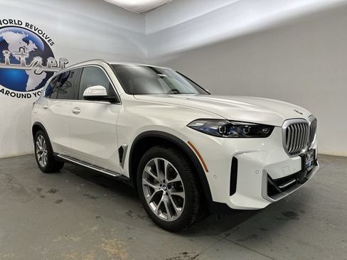 Used 2026 BMW X5 xDrive40i AWD/4WD image 11