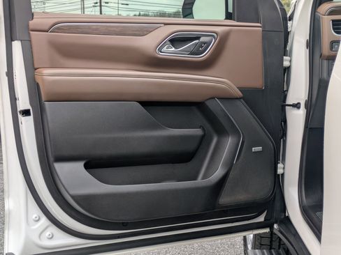 Used 2023 Chevrolet Suburban High Country w/ LPO, Illumination Package image 13