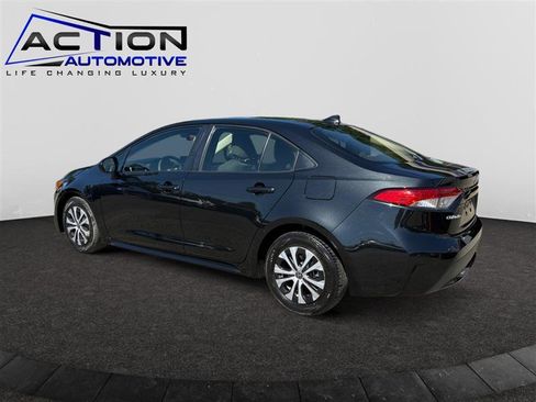 Used 2022 Toyota Corolla LE image 6