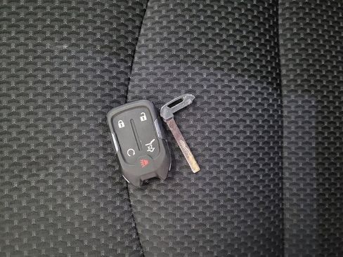 Used 2023 GMC Terrain SLE w/ Driver Convenience Package FWD image 32