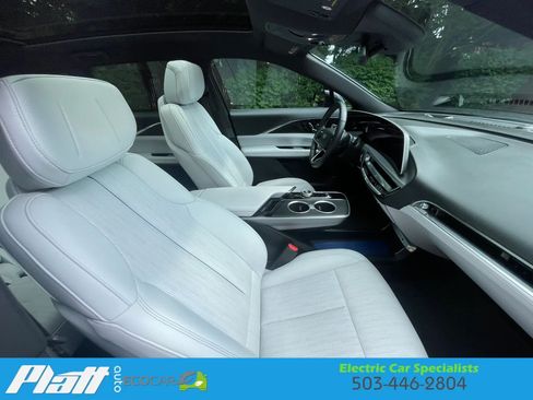 Used 2024 Cadillac Lyriq Luxury AWD/4WD image 49