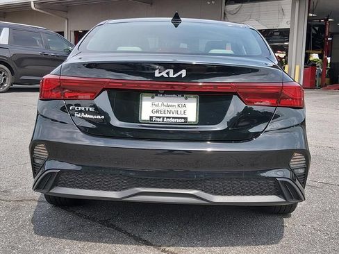 Certified 2023 Kia Forte LXS FWD image 4