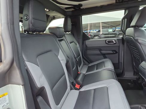 Used 2024 Ford Bronco Black Diamond AWD/4WD image 17