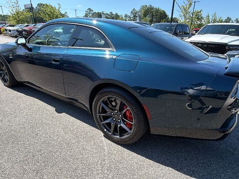 Used 2025 Dodge Charger Daytona Scat Pack w/ Track Pack AWD/4WD image 10