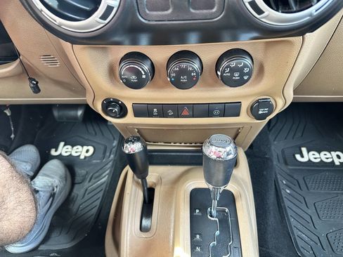 Used 2012 Jeep Wrangler Sahara w/ Connectivity Group image 14