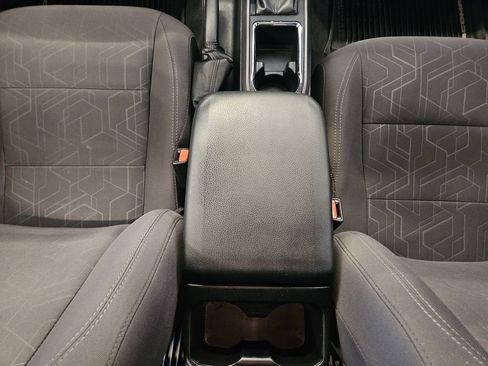 Used 2017 Toyota Tacoma TRD Off-Road w/ Tow Package (A/T) image 18