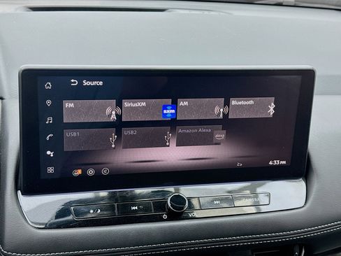 Used 2024 Nissan Rogue SL image 11