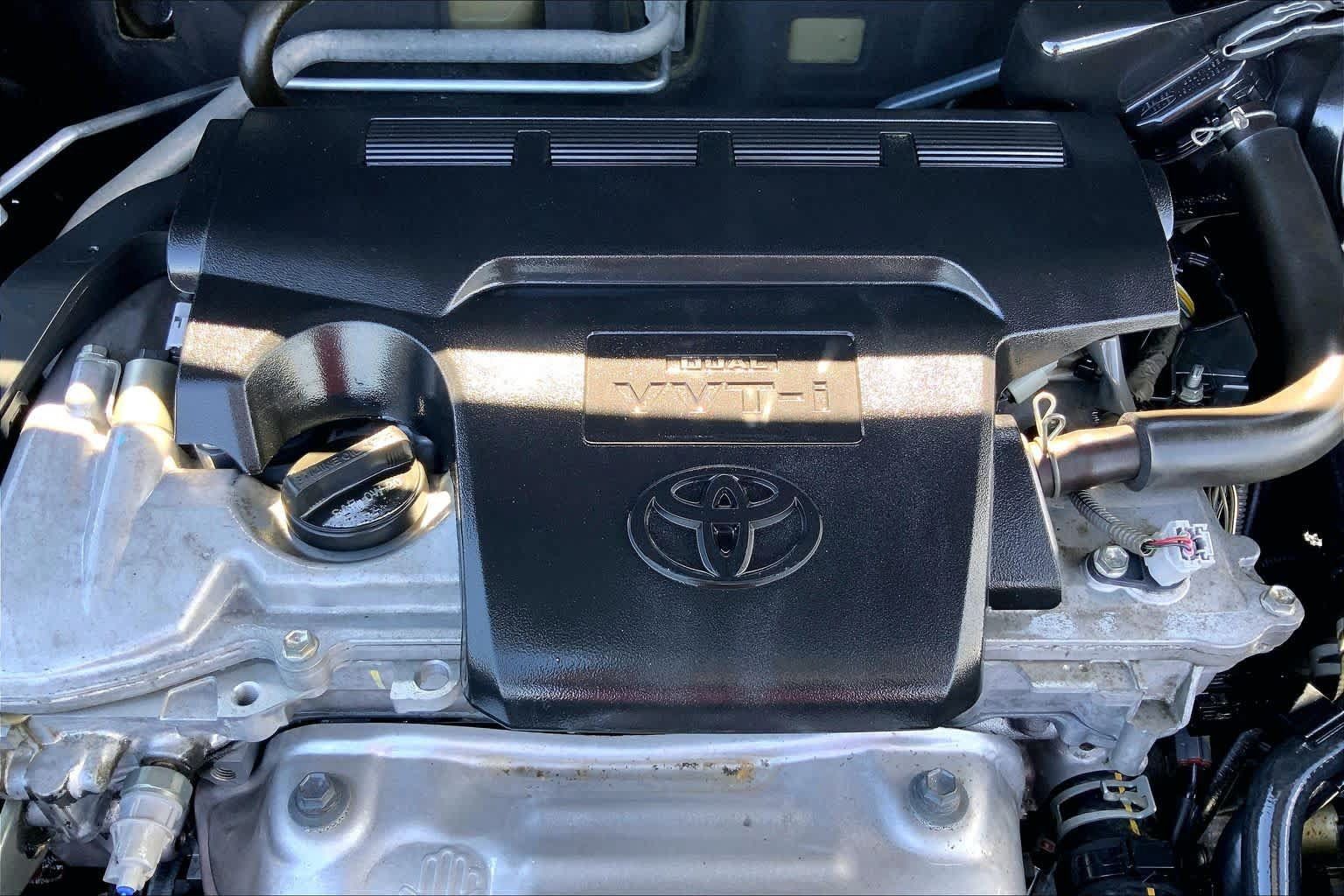 Used 2015 Toyota RAV4 LE FWD image 32
