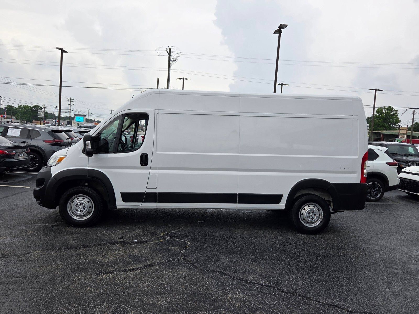 Used 2023 RAM ProMaster 2500 FWD image 4