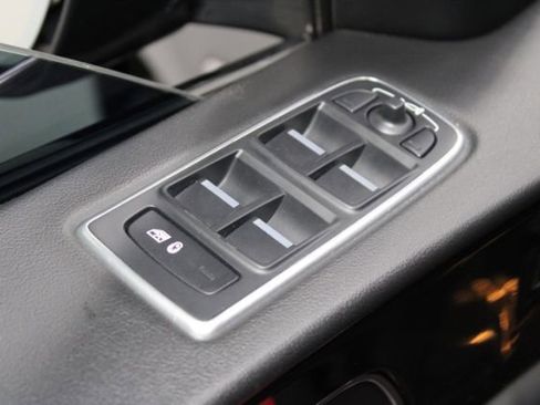 Used 2017 Jaguar F-PACE S image 12