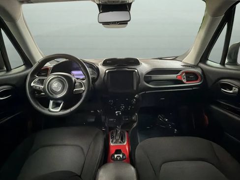Used 2020 Jeep Renegade Trailhawk w/ UConnect 8.4 Nav Group AWD/4WD image 9