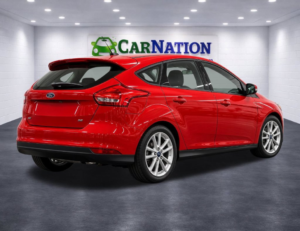 Used 2016 Ford Focus SE w/ SE Power Seat Package FWD image 3