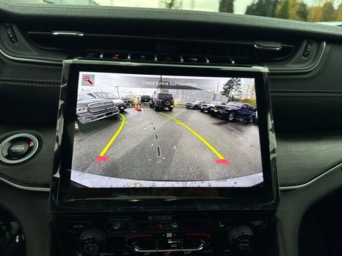 New 2025 Jeep Grand Cherokee L Limited image 25