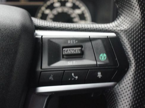 Used 2024 Mitsubishi Outlander SE image 11