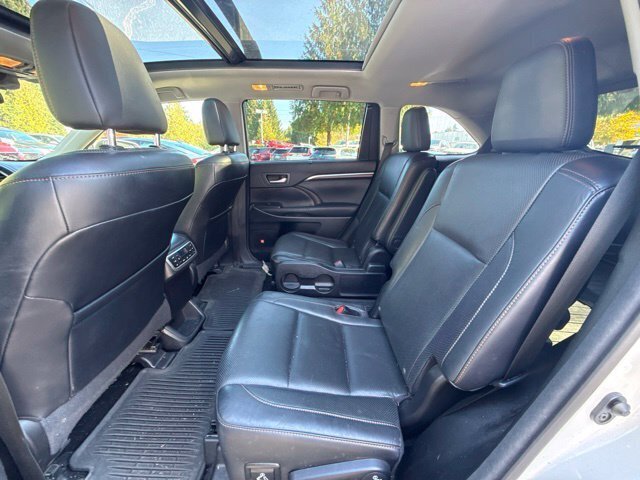 Used 2016 Toyota Highlander Limited Platinum AWD/4WD image 7