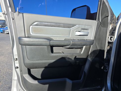 Used 2019 RAM 2500 Big Horn image 18