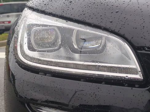 Used 2024 Lincoln Corsair Reserve w/ Equipment Group 201A image 10