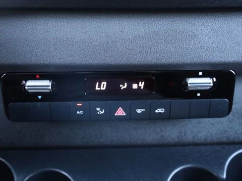 Used 2024 Mercedes-Benz Sprinter 2500 image 33