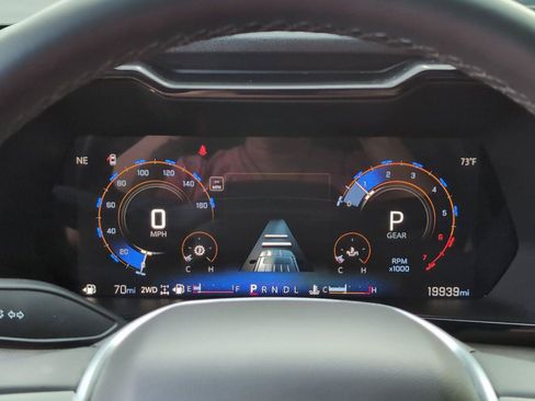 Used 2024 Chevrolet Colorado ZR2 w/ Technology Package AWD/4WD image 27