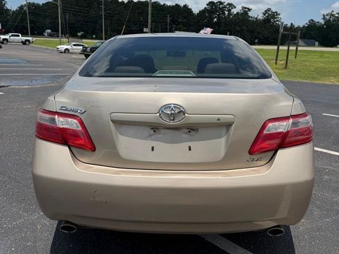 Used 2009 Toyota Camry XLE FWD image 4
