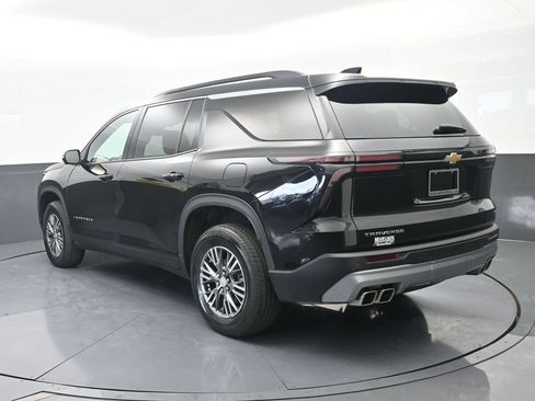 Used 2024 Chevrolet Traverse LT FWD image 4