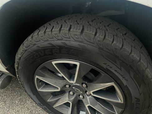 Used 2024 Chevrolet Tahoe Z71 w/ Luxury Package image 6