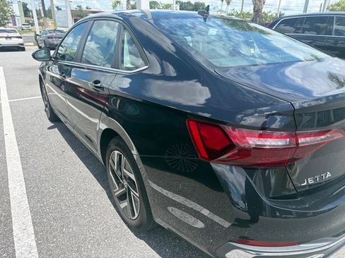 Used 2024 Volkswagen Jetta SEL FWD image 12