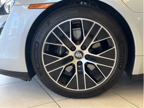 Used 2023 Porsche Taycan 4S w/ Premium Package image 10