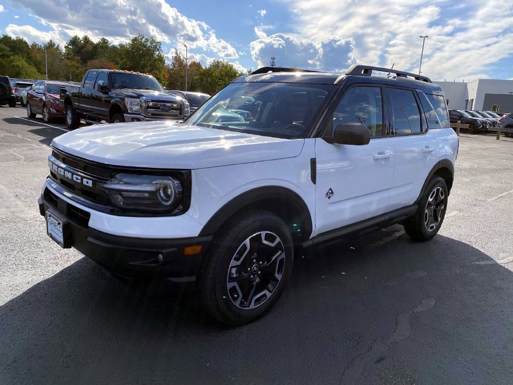 Used 2024 Ford Bronco Sport Outer Banks w/ Tech Package AWD/4WD image 8